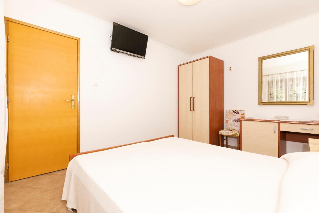 Apartments Dominik Mali Losinj Exterior photo